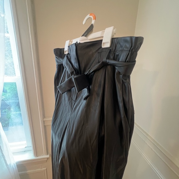 BCBGMAXAZRIA Faux Leather Cropped Paperbag Pant in Black - Picture 2 of 11